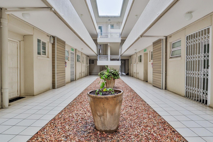 1 Bedroom Property for Sale in Mouille Point Western Cape